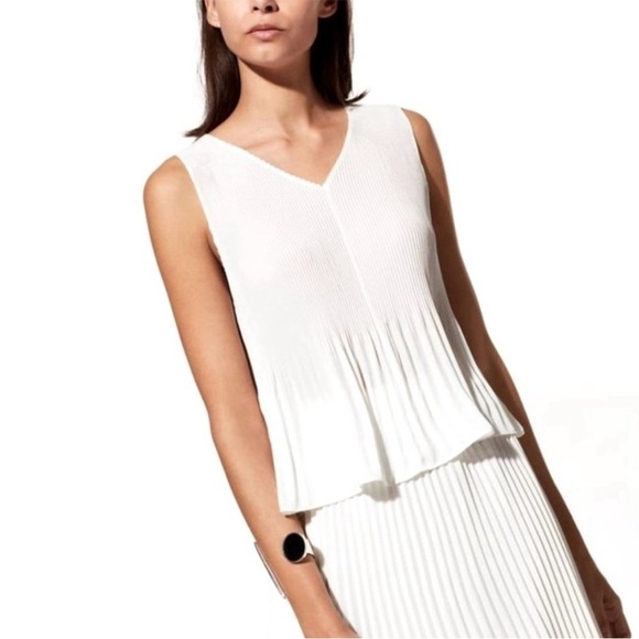 Aritzia Babaton Damien Pleated Sleeveless Blouse - Picture 1 of 6